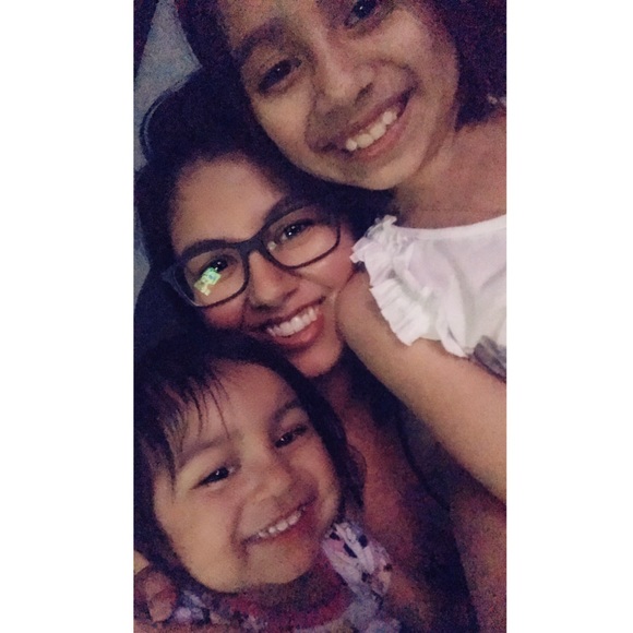 Meet your Posher, Jessica - Picture 1 of 1